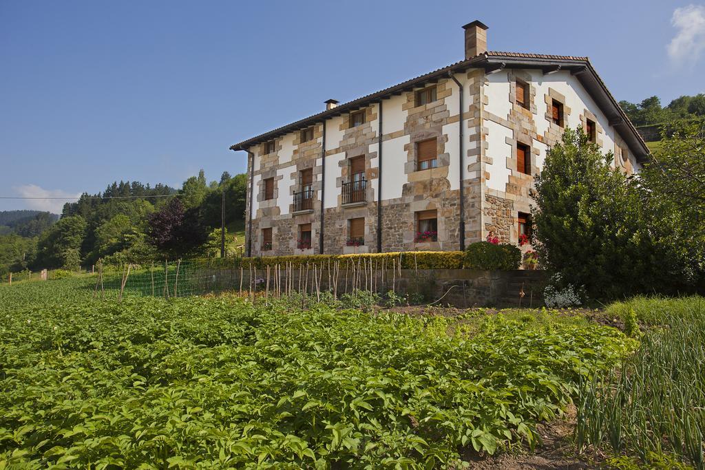 Agroturismo Ibarre Anzuola Luaran gambar